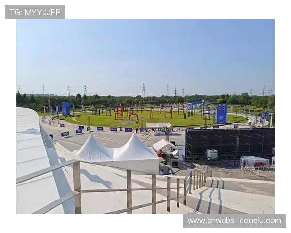 无人机足球赛事助推低空经济 技术迭代更新带动上海产业升级