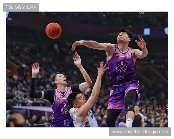 季后赛席位竞争分析：浙江山西青岛面临挑战，吉林深圳北控稳中有升